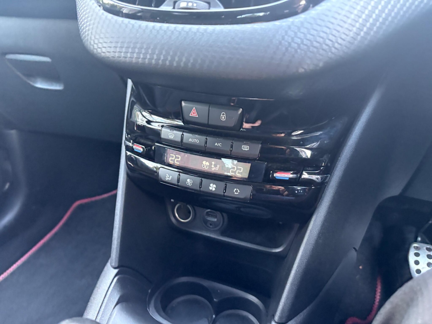 Used Peugeot 208 2016 for sale - 76592701: Photo 18