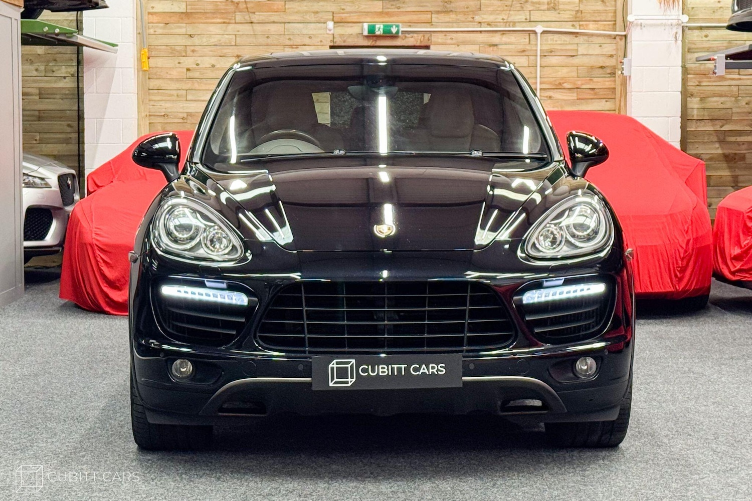 Used Porsche Cayenne 2011 for sale - 76201088: Photo 2