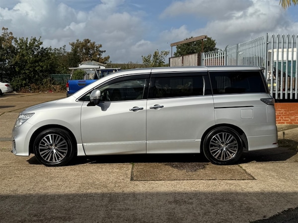 Used Nissan Elgrand 2017 for sale - 75797059: Photo 8