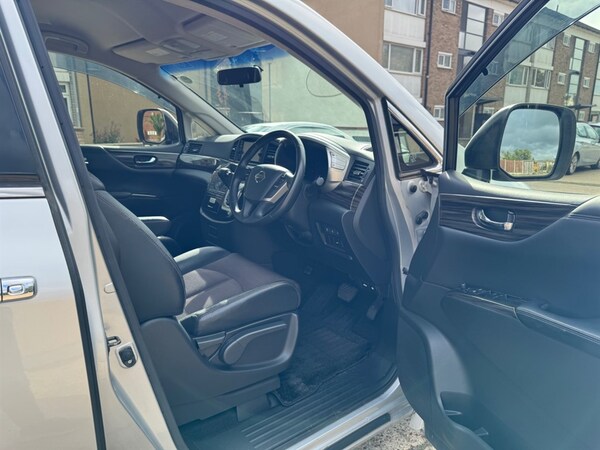 Used Nissan Elgrand 2017 for sale - 75797059: Photo 9