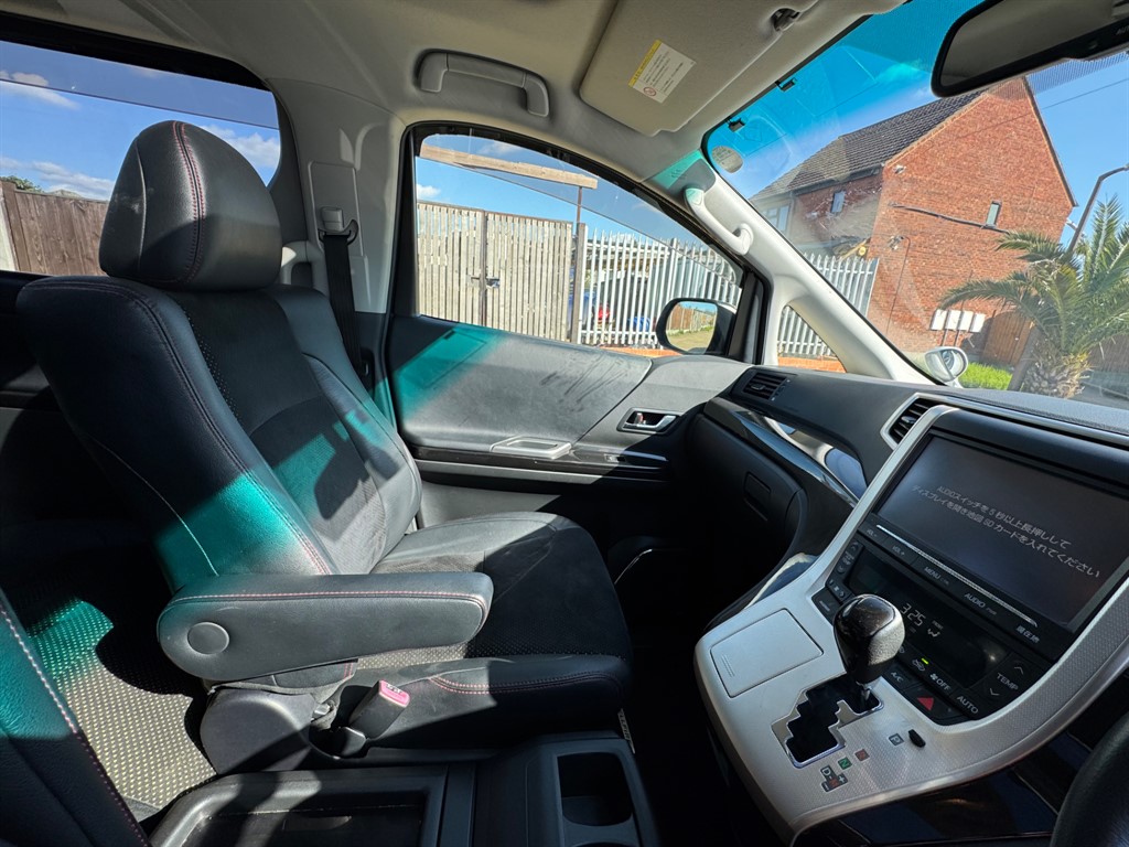 Used Toyota Vellfire 2014 for sale - 78123318: Photo 15