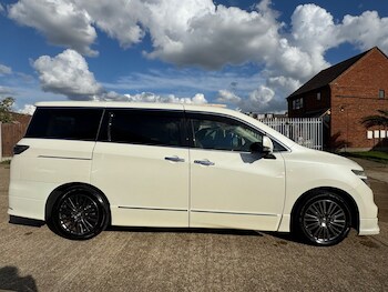 Used Nissan Elgrand 2017 for sale - 75895196: Photo
