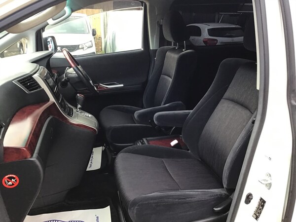 Used Toyota Vellfire 2010 for sale - 70268173: Photo 10