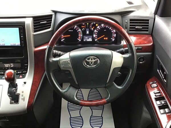 Used Toyota Vellfire 2010 for sale - 70268173: Photo 28