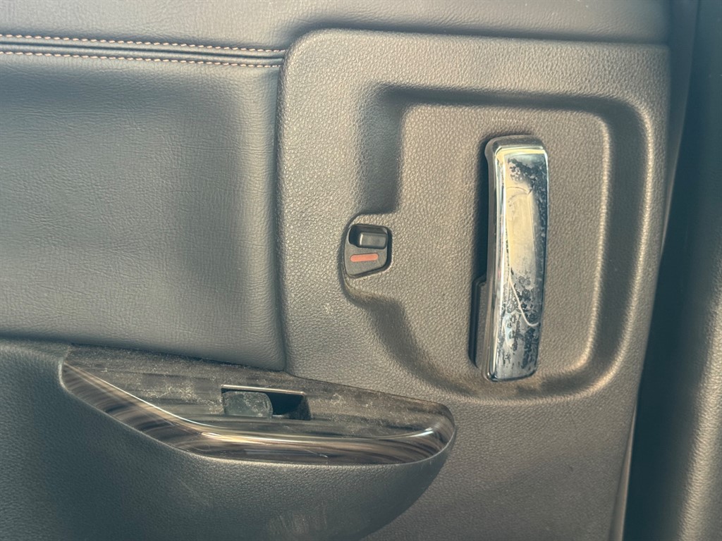 Used Nissan Elgrand 2025 for sale - 76544652: Photo 41