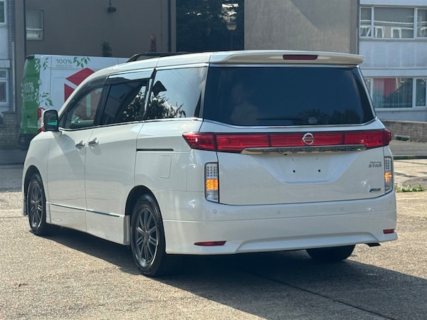 Used Nissan Elgrand 2013 for sale - 76249939: Photo 4