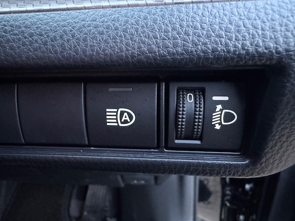 Used Toyota Prius 2023 for sale - 75572497: Photo 47