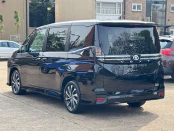 Used Toyota Voxy 2024 for sale - 74493232: Photo
