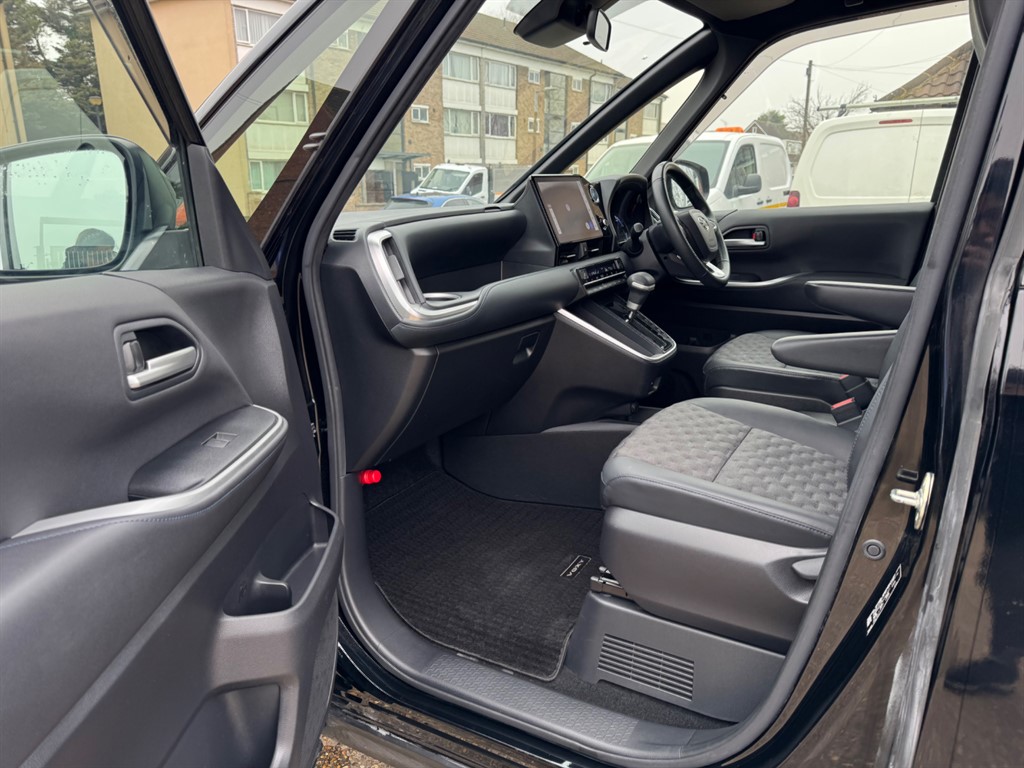 Used Toyota Voxy 2022 for sale - 77797876: Photo 14