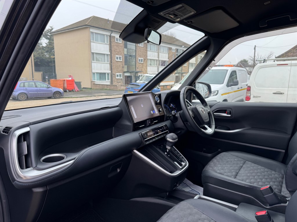 Used Toyota Voxy 2022 for sale - 77797876: Photo 17