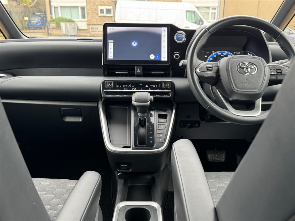 Used Toyota Voxy 2022 for sale - 77797876: Photo 25