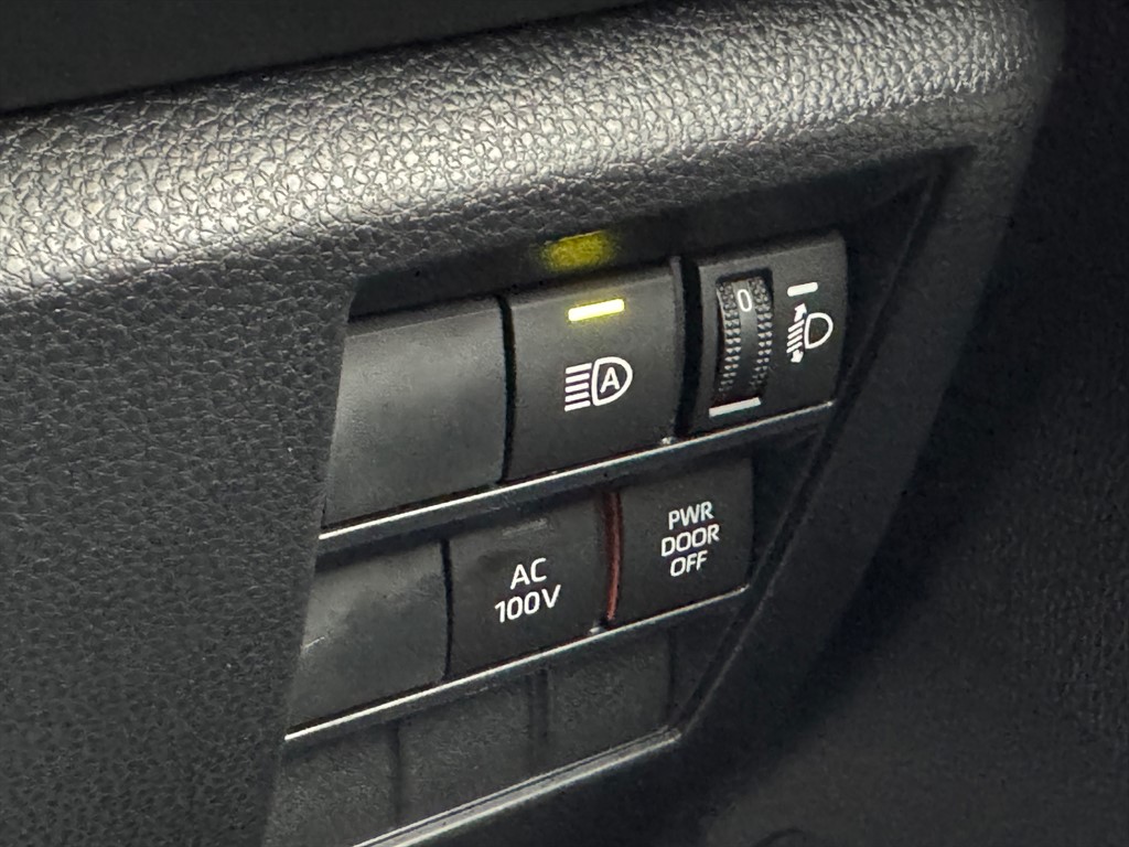 Used Toyota Voxy 2022 for sale - 77797876: Photo 42