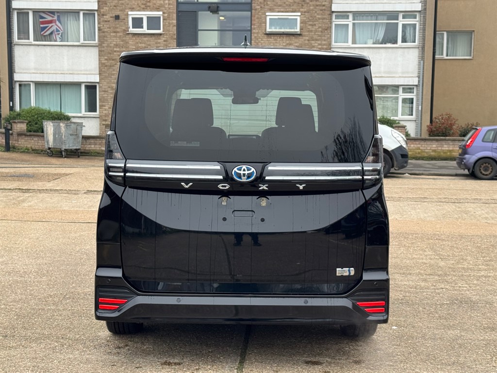 Used Toyota Voxy 2022 for sale - 77797876: Photo 5