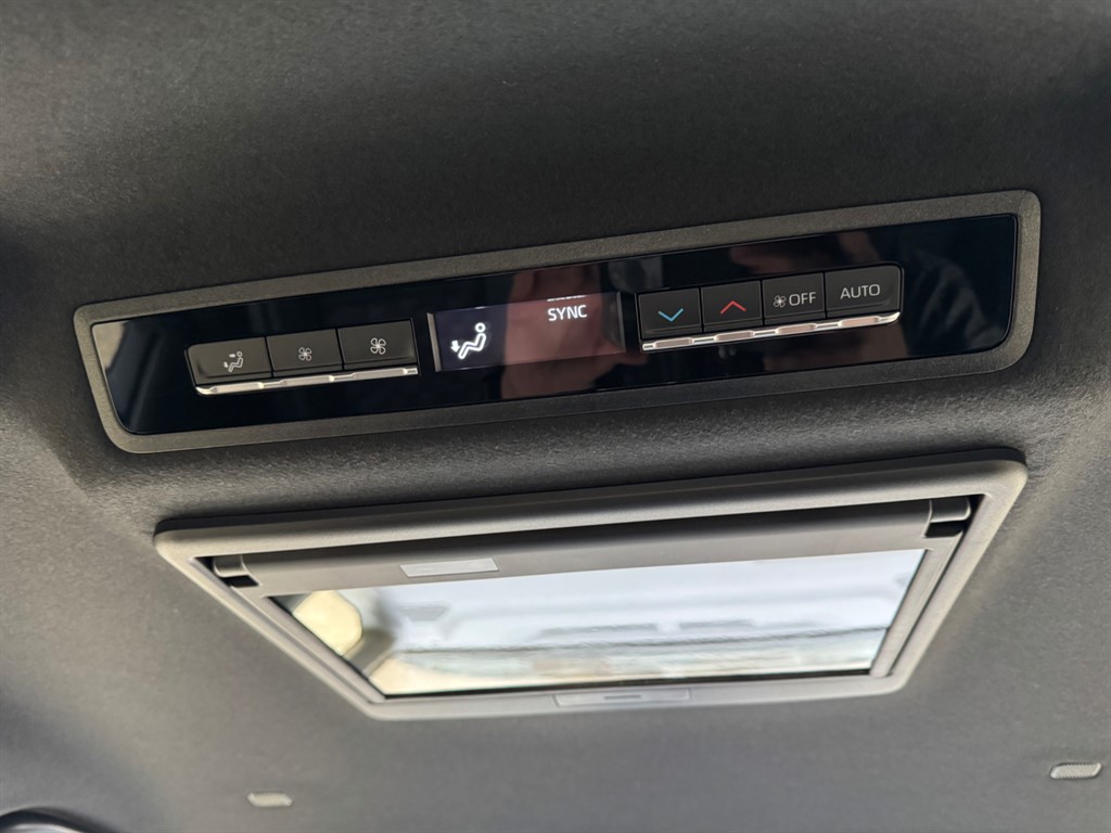 Used Toyota Voxy 2022 for sale - 77797876: Photo 52