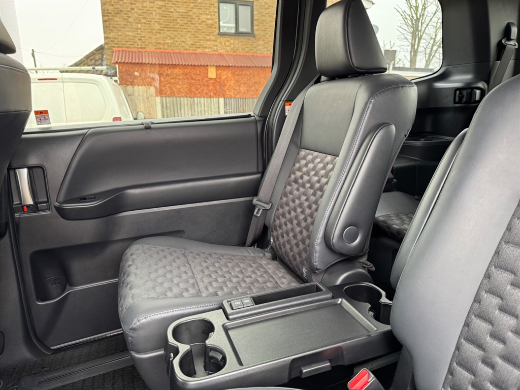 Used Toyota Voxy 2022 for sale - 77797876: Photo 56