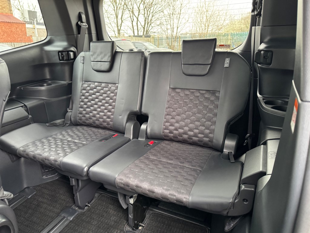 Used Toyota Voxy 2022 for sale - 77797876: Photo 59