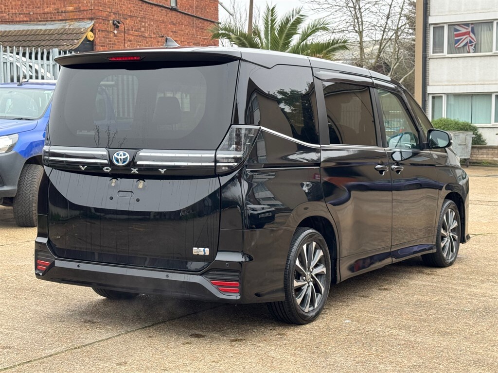 Used Toyota Voxy 2022 for sale - 77797876: Photo 6