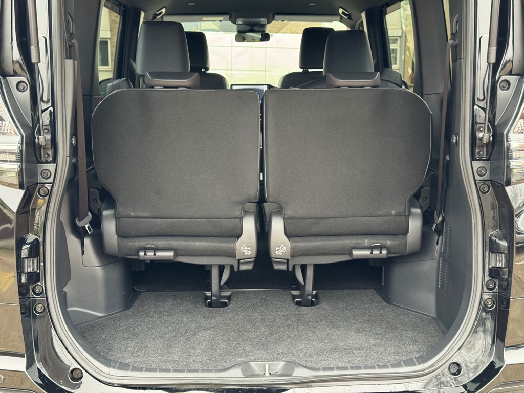 Used Toyota Voxy 2022 for sale - 77797876: Photo 61