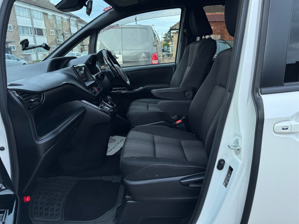 Used Toyota Voxy 2017 for sale - 76480001: Photo 15