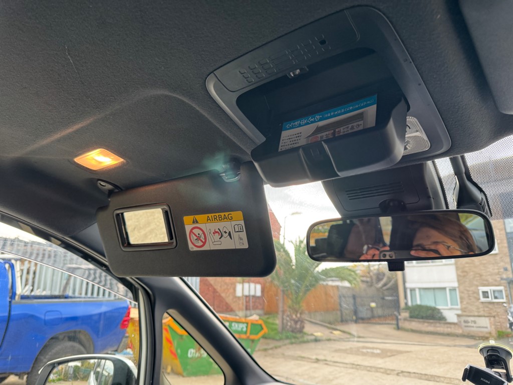 Used Toyota Voxy 2017 for sale - 76480001: Photo 22