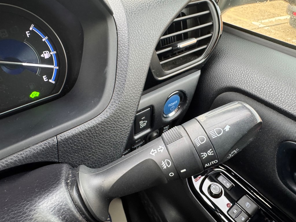 Used Toyota Voxy 2017 for sale - 76480001: Photo 30