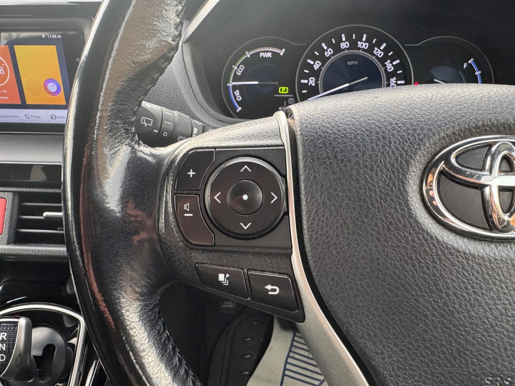 Used Toyota Voxy 2017 for sale - 76480001: Photo 32