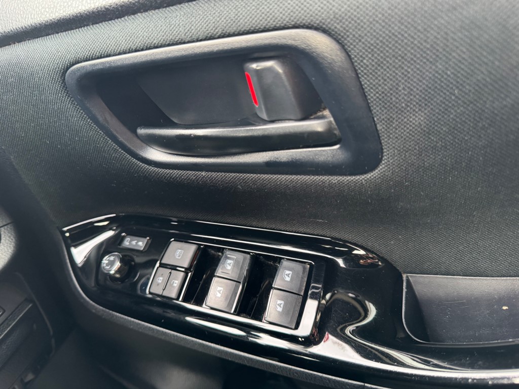 Used Toyota Voxy 2017 for sale - 76480001: Photo 35