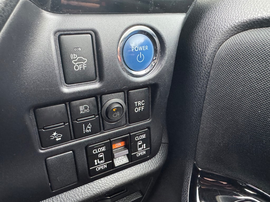 Used Toyota Voxy 2017 for sale - 76480001: Photo 36