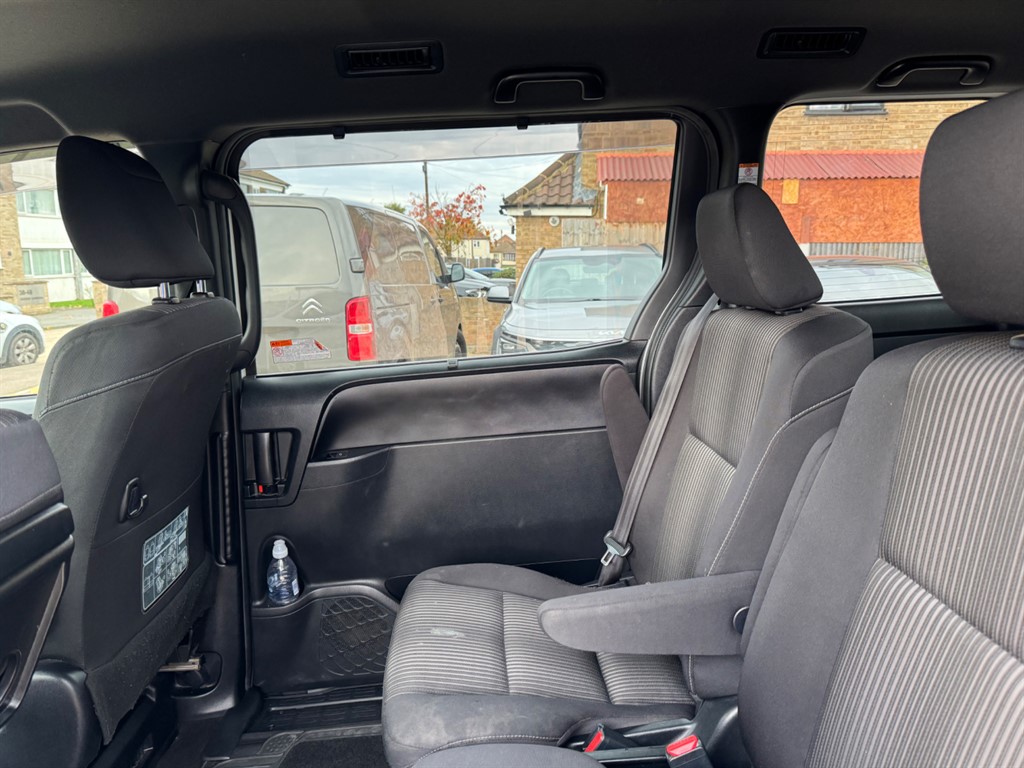 Used Toyota Voxy 2017 for sale - 76480001: Photo 40