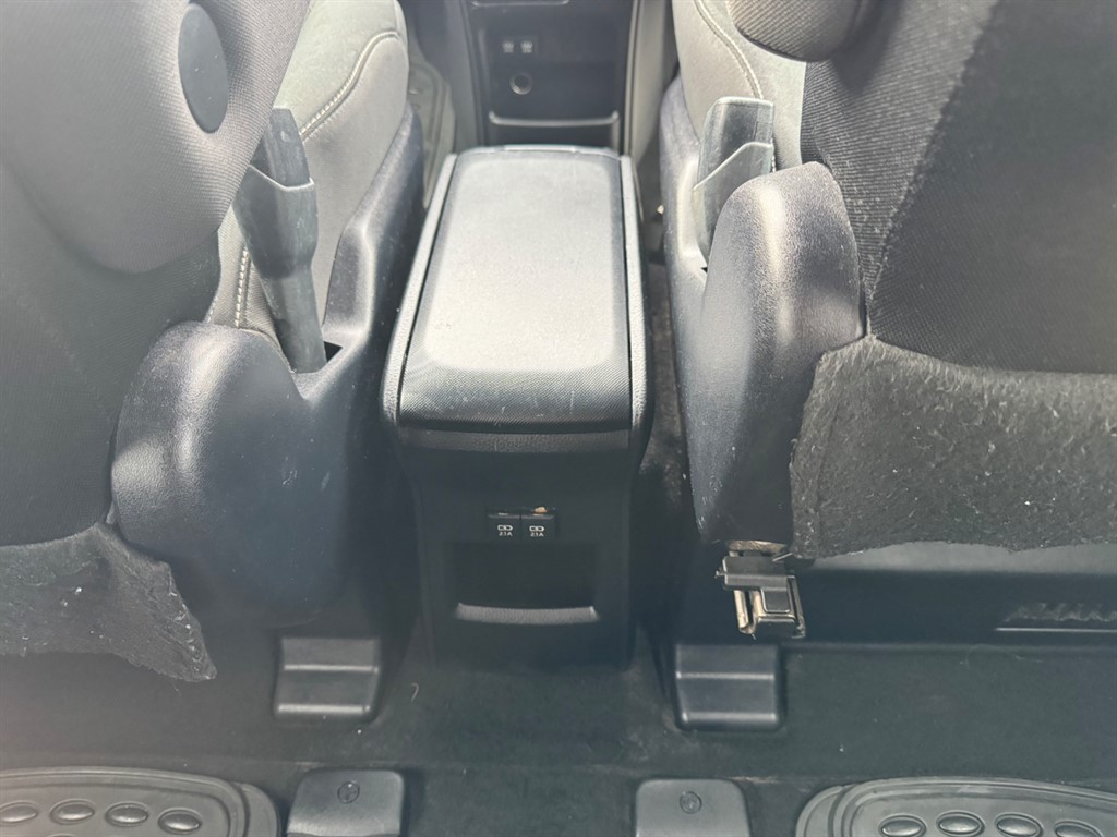 Used Toyota Voxy 2017 for sale - 76480001: Photo 41