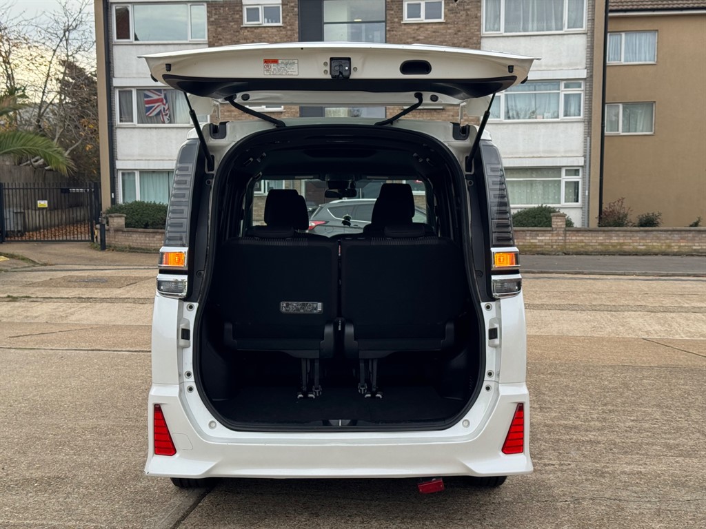 Used Toyota Voxy 2017 for sale - 76480001: Photo 53