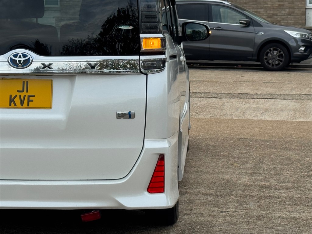 Used Toyota Voxy 2017 for sale - 76480001: Photo 56