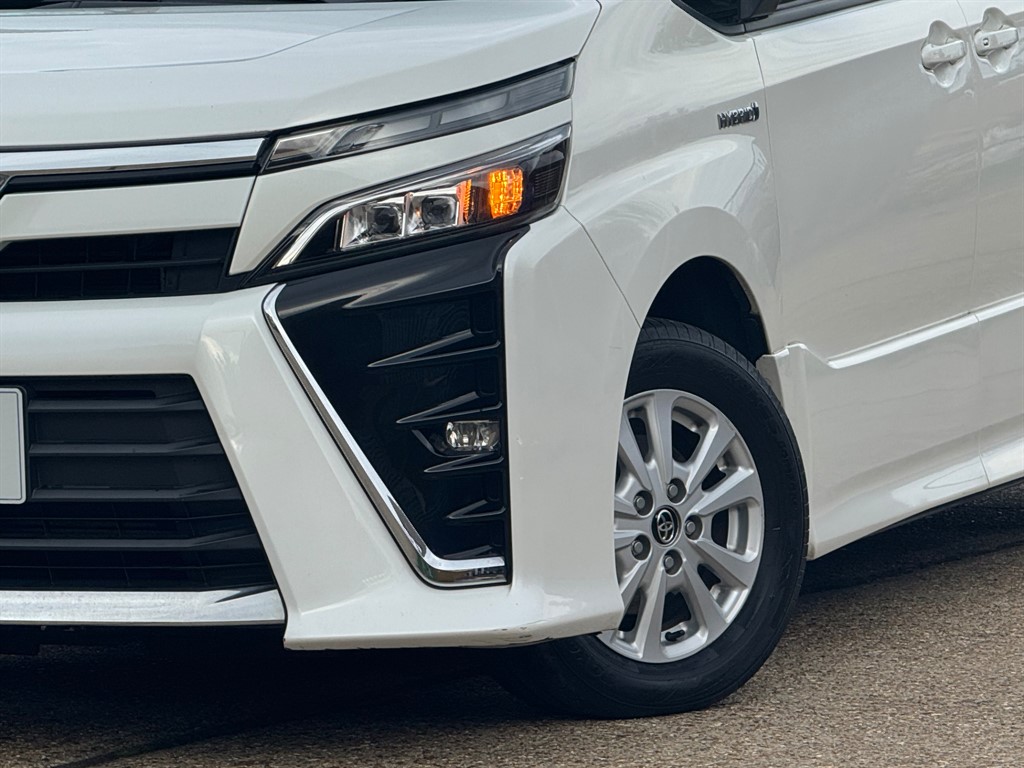Used Toyota Voxy 2017 for sale - 76480001: Photo 60