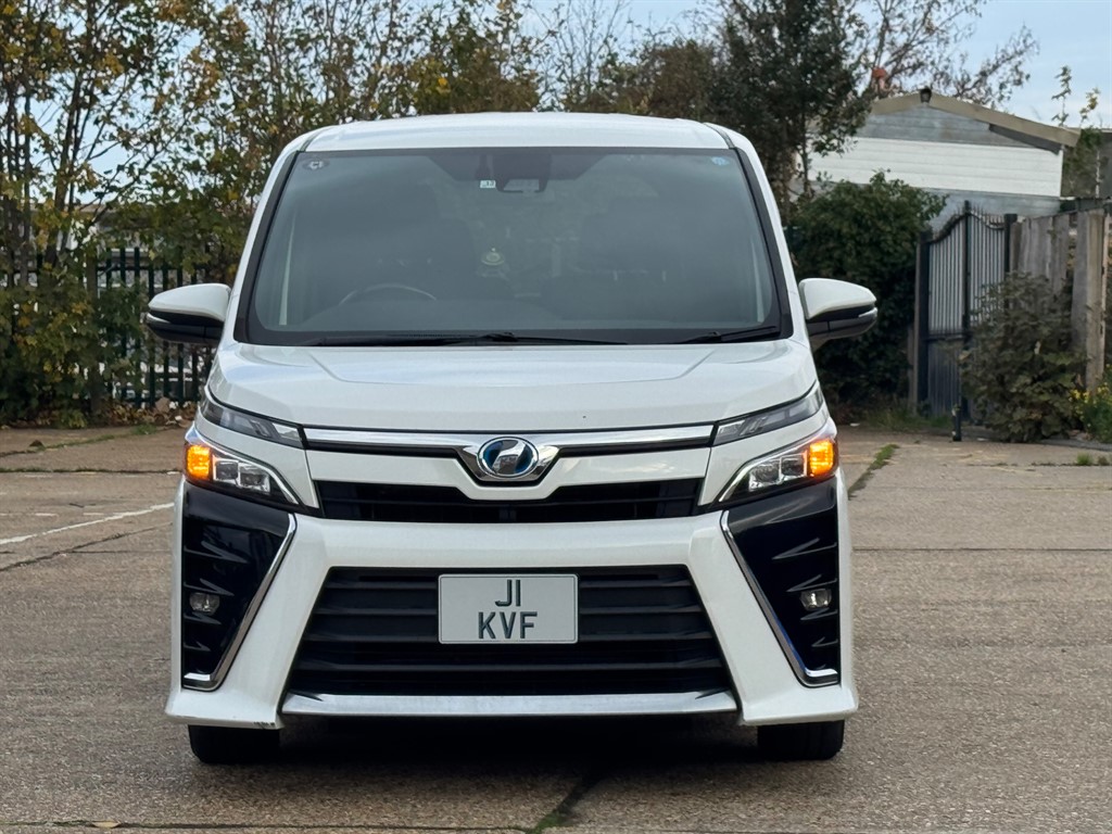 Used Toyota Voxy 2017 for sale - 76480001: Photo 61