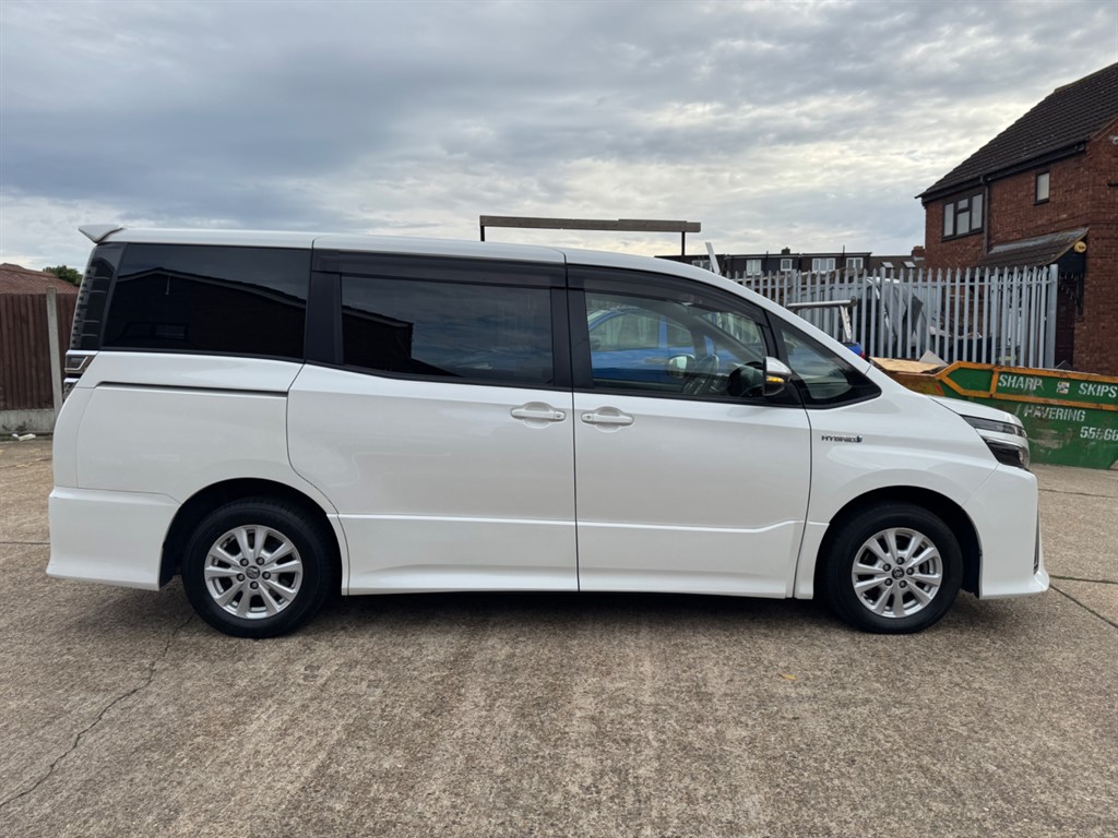 Used Toyota Voxy 2017 for sale - 76480001: Photo 7