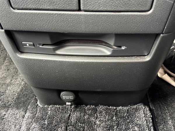 Used Nissan Elgrand 2020 for sale - 75606070: Photo 29