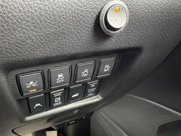 Used Nissan Elgrand 2020 for sale - 75606070: Photo 40