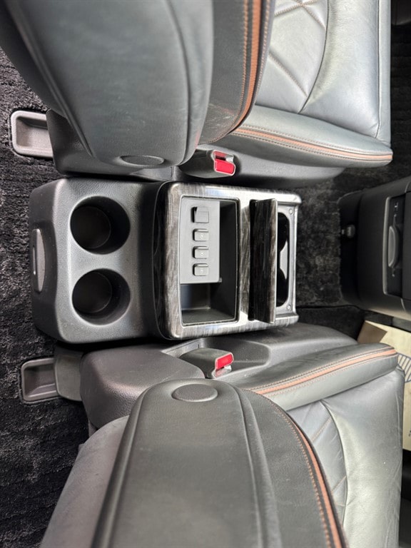Used Nissan Elgrand 2020 for sale - 75606070: Photo 43