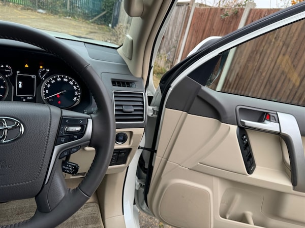 Used Toyota Landcruiser 2023 for sale - 75570676: Photo 44