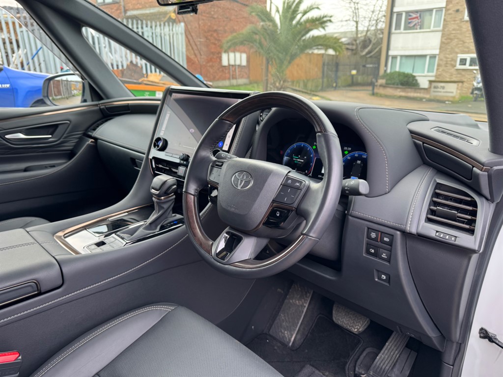 Used Toyota Alphard 2024 for sale - 77393644: Photo 12