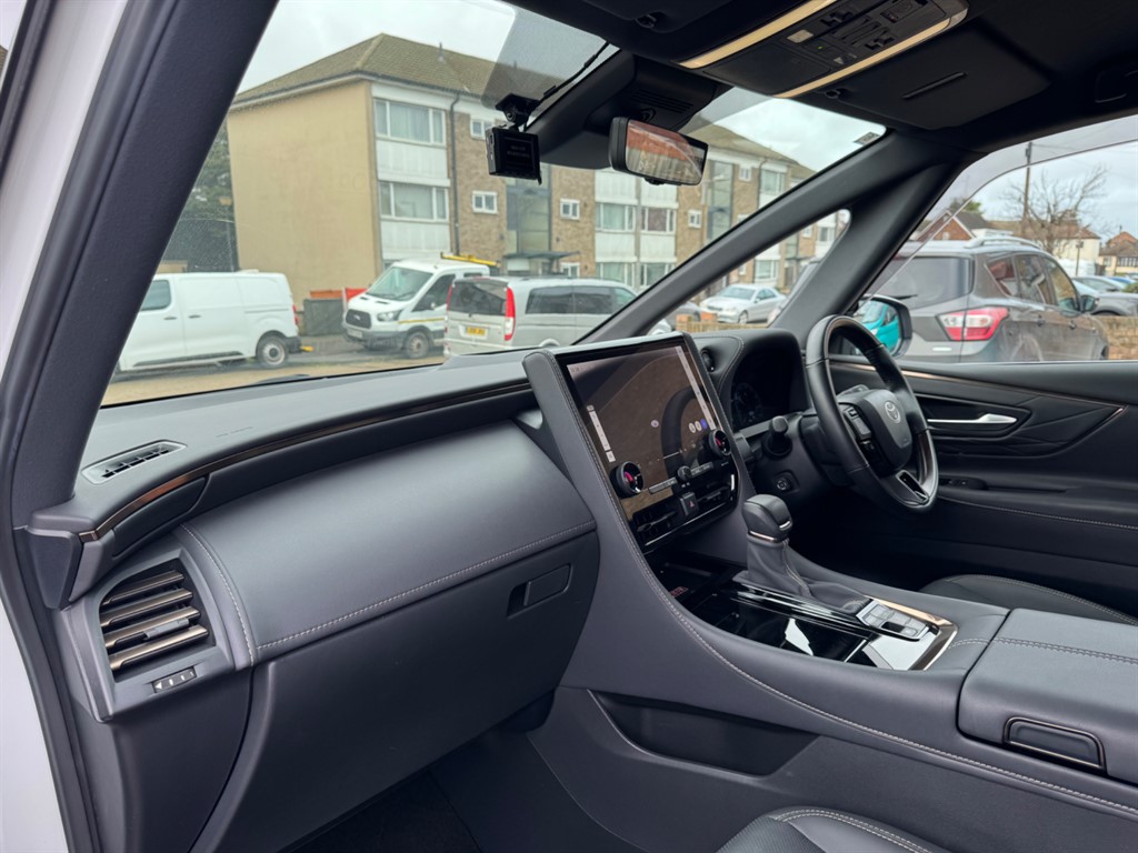 Used Toyota Alphard 2024 for sale - 77393644: Photo 17