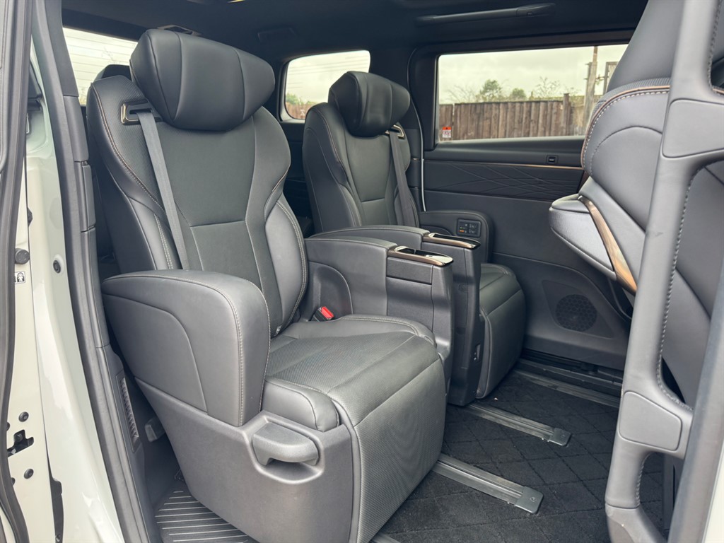 Used Toyota Alphard 2024 for sale - 77393644: Photo 50