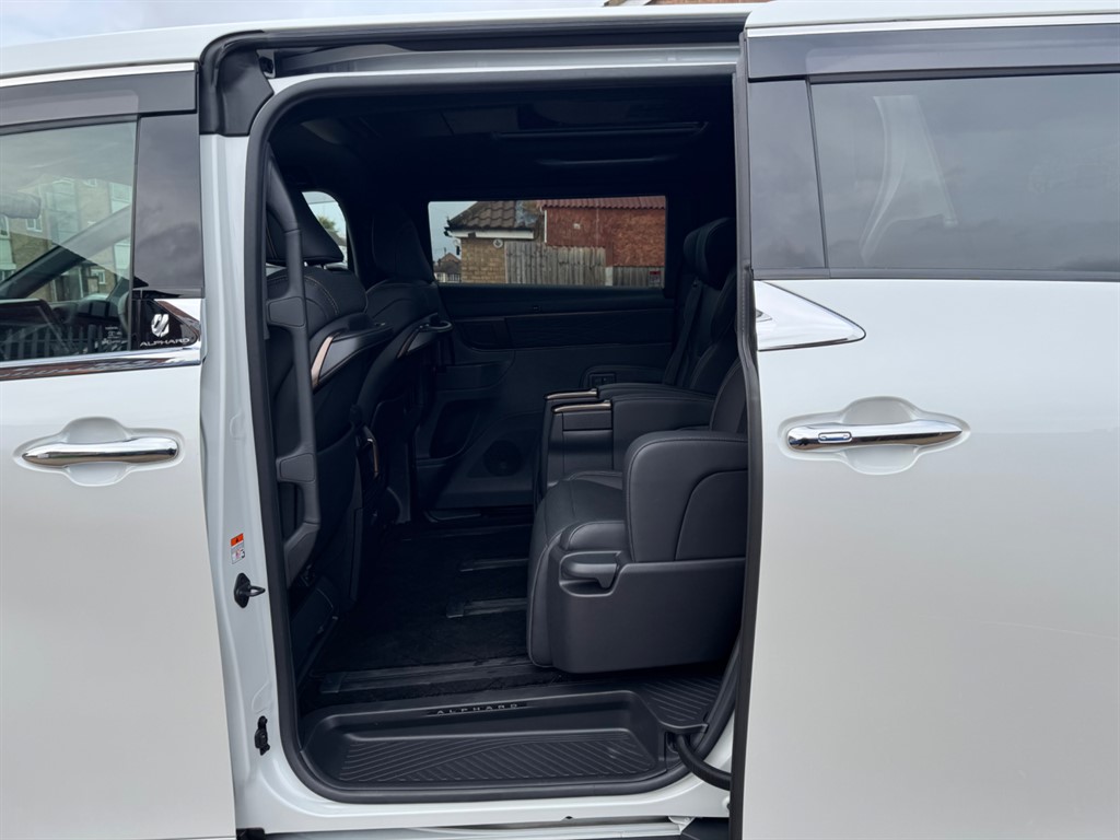 Used Toyota Alphard 2024 for sale - 77393644: Photo 55