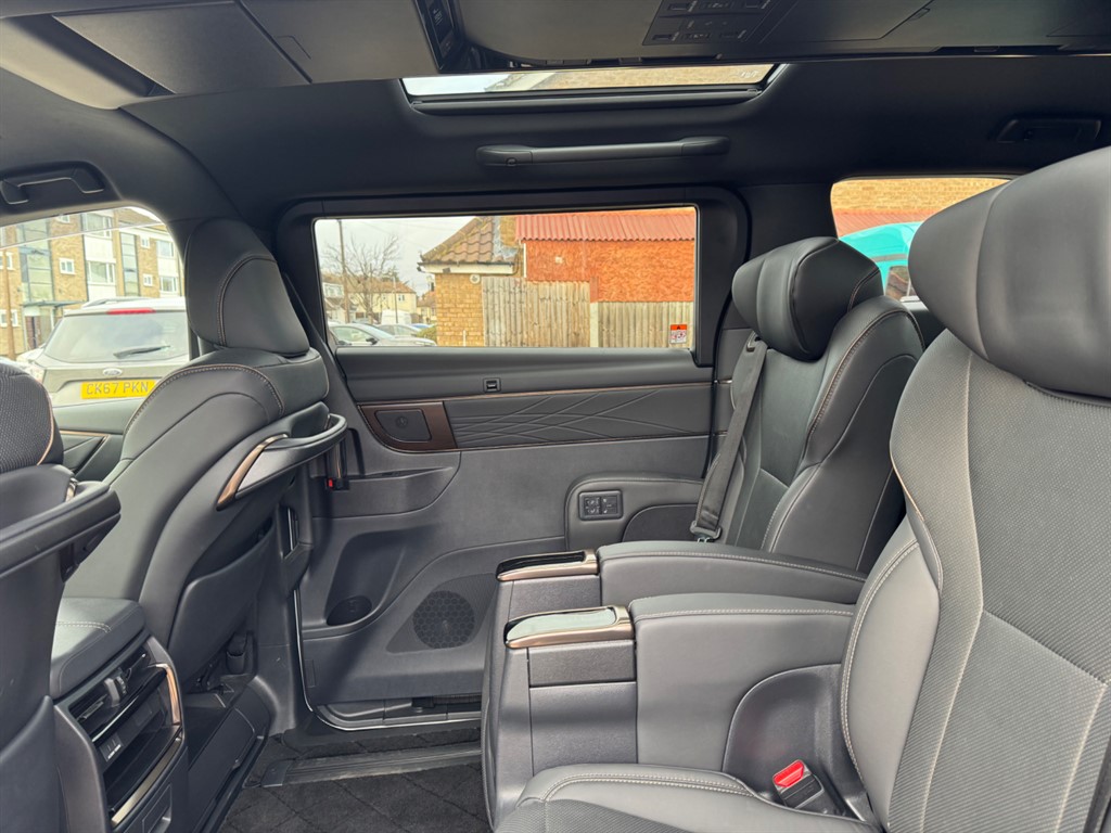 Used Toyota Alphard 2024 for sale - 77393644: Photo 58