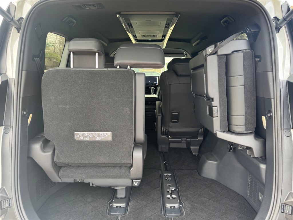 Used Toyota Alphard 2024 for sale - 77393644: Photo 61