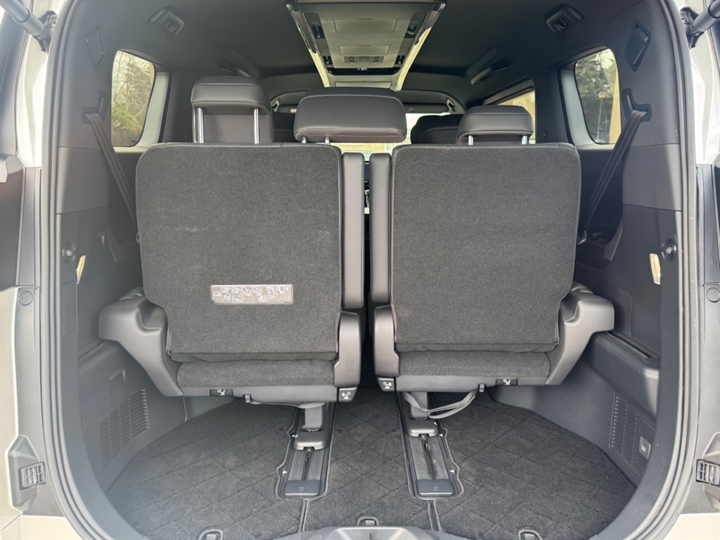 Used Toyota Alphard 2024 for sale - 77393644: Photo 62