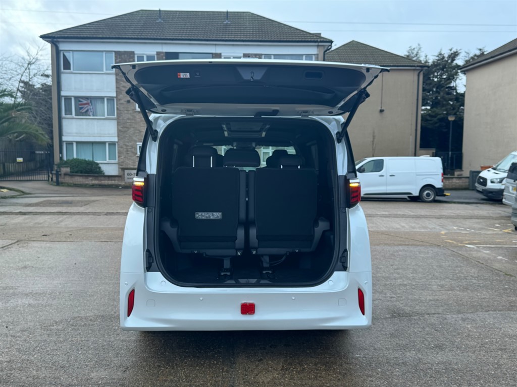 Used Toyota Alphard 2024 for sale - 77393644: Photo 64