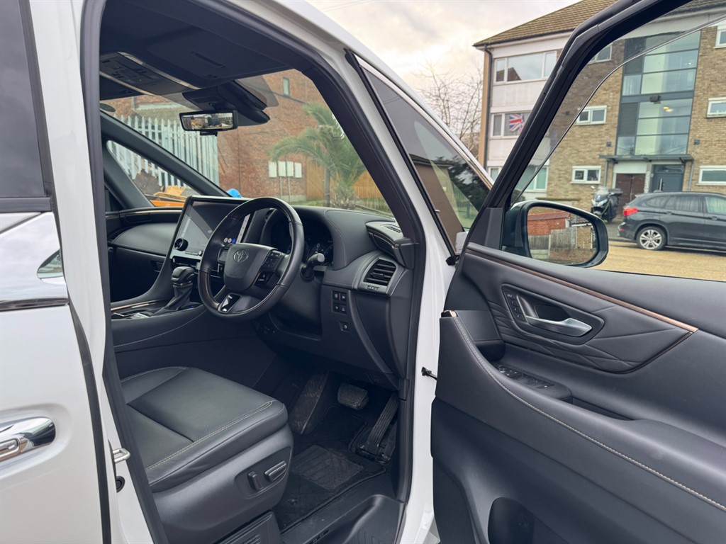 Used Toyota Alphard 2024 for sale - 77393644: Photo 9