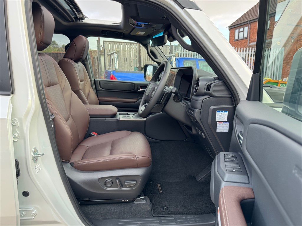 Used Toyota Land Cruiser 2024 for sale - 76563943: Photo 11