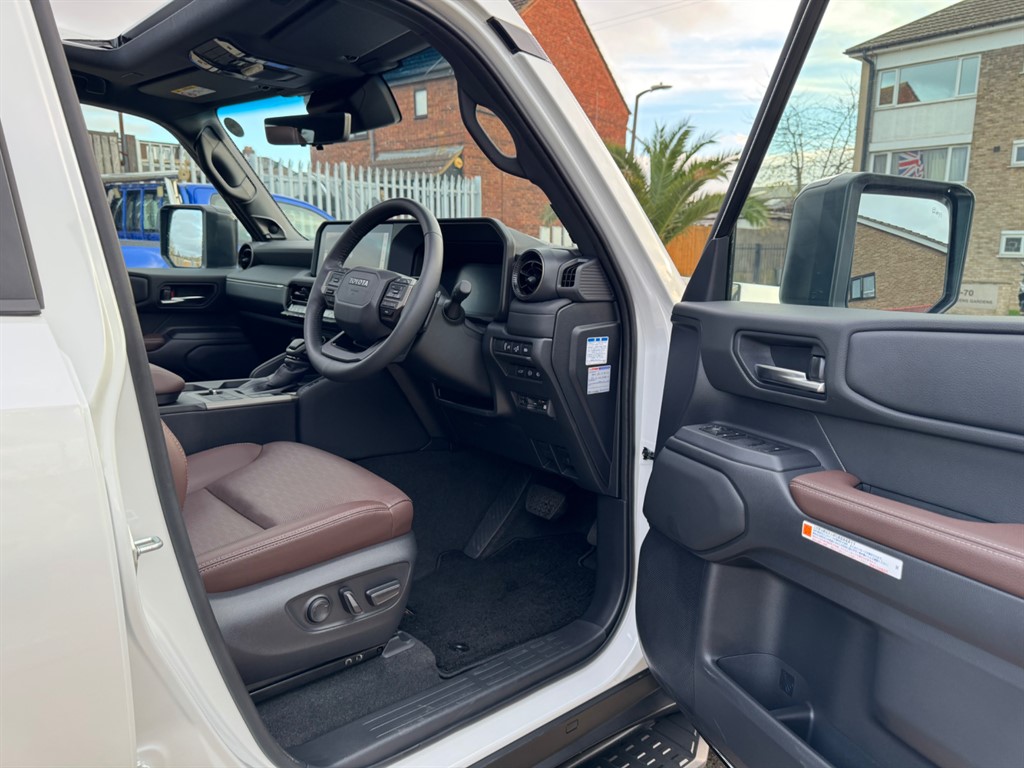 Used Toyota Land Cruiser 2024 for sale - 76563943: Photo 9